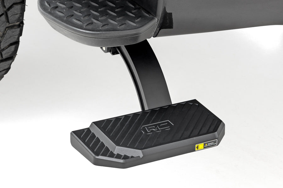 Rough Country - Retractable Bed Step - Manual Pull - Chevy/GMC 2500HD/3500HD (11-14) - PW059331