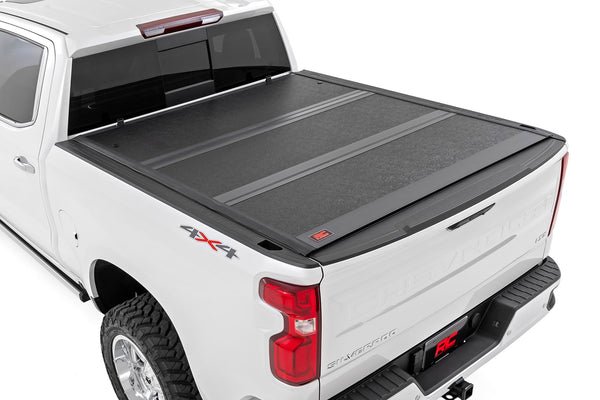 Rough Country - Hard Low Profile Bed Cover - 5'9 In. Bed - Rail Caps - Chevy/GMC 1500/2500HD/3500HD (14-19 & Classic)