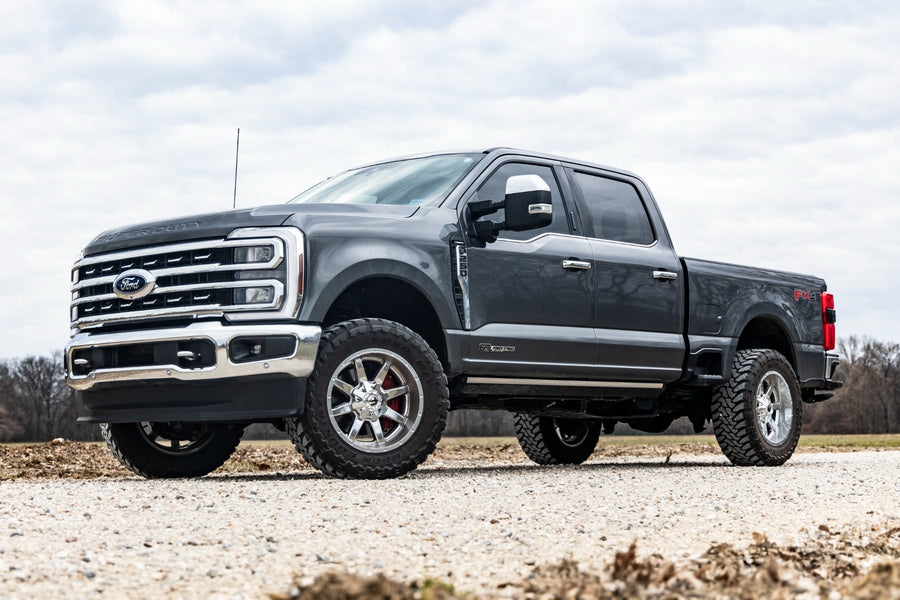 Rough Country - 2 Inch Leveling Kit - Track Bar Bracket - Ford F-250/F-350 Super Duty (17-25)